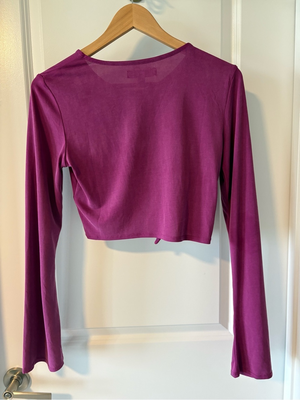 Urban Outfitters Elle Keyhole Wrap Top Magenta Cropped NWT Large - Picture 5 of 10
